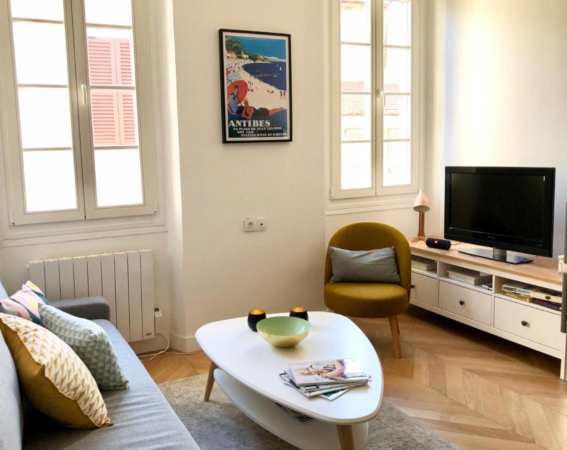 Charming And Modernly Designed 2 Bedroom - Old Town อองทีบส์ ภายนอก รูปภาพ